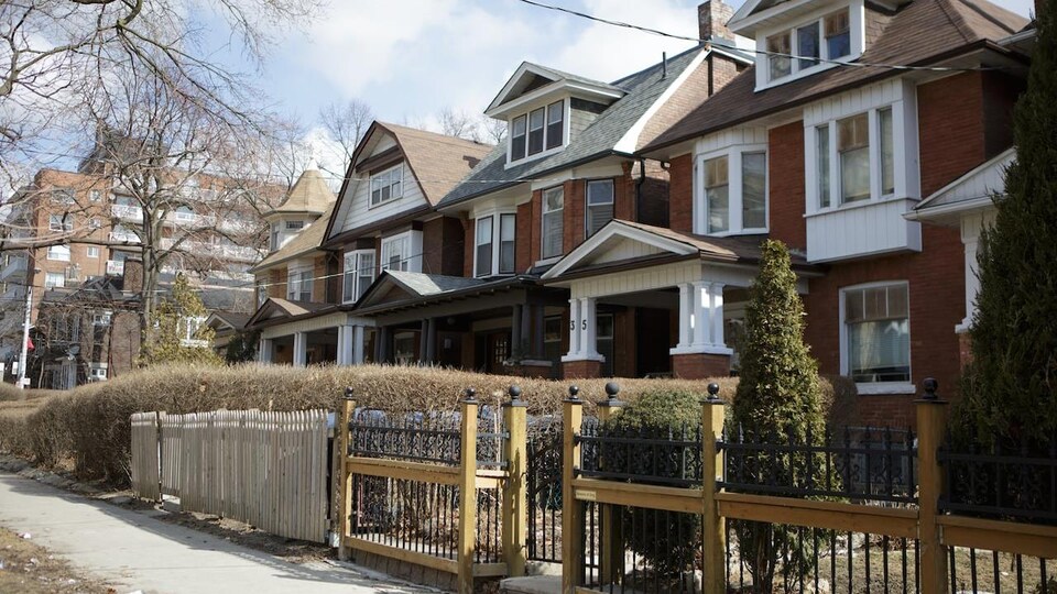 Des maisons de ville, ou maisons en rangée, à Toronto.