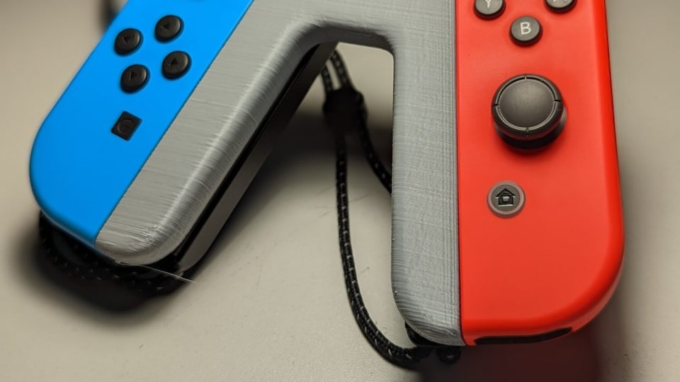 Une manette de jeu adaptée.