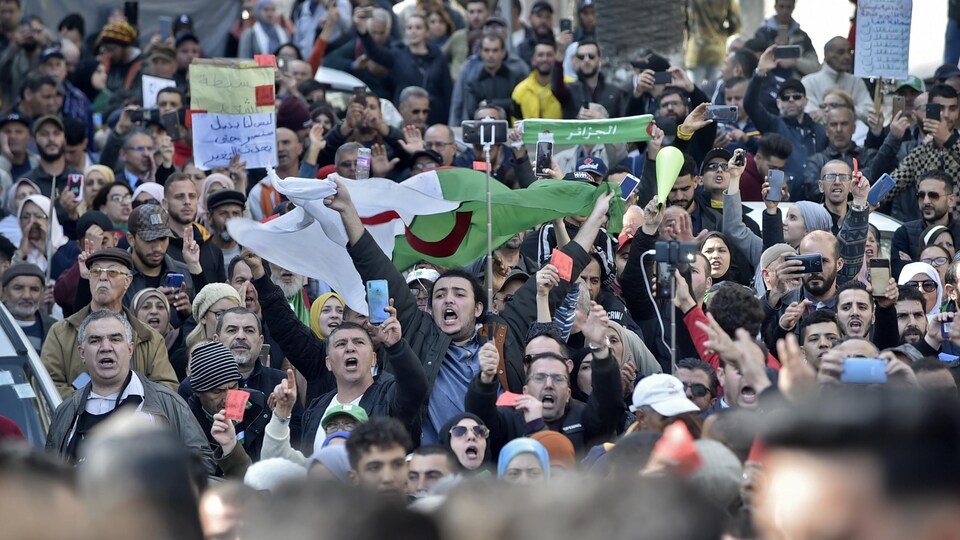 Un Anniversaire Amer Pour Les Algeriens Radio Canada Ca