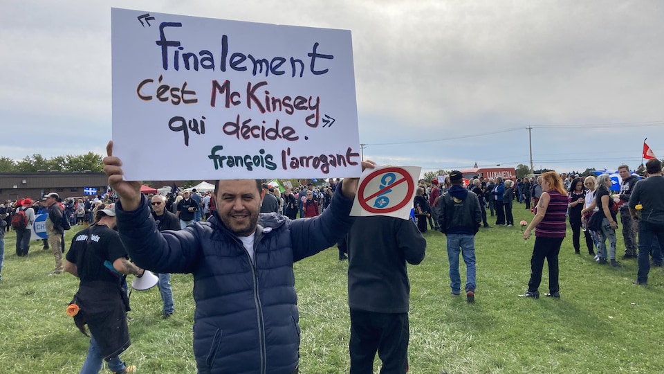 Manifestation à L’Assomption « Legault en prison! » Élections
