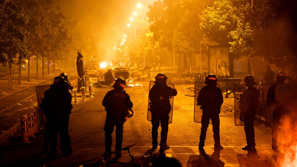 Émeute en France, c'est comme dans Athena, mais en mieux" ! " Manifestation-emeute-france-nahel-police