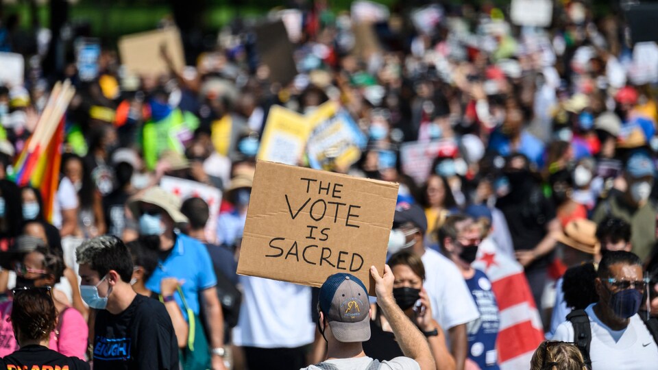 Des manifestants rassemblés à Washington.