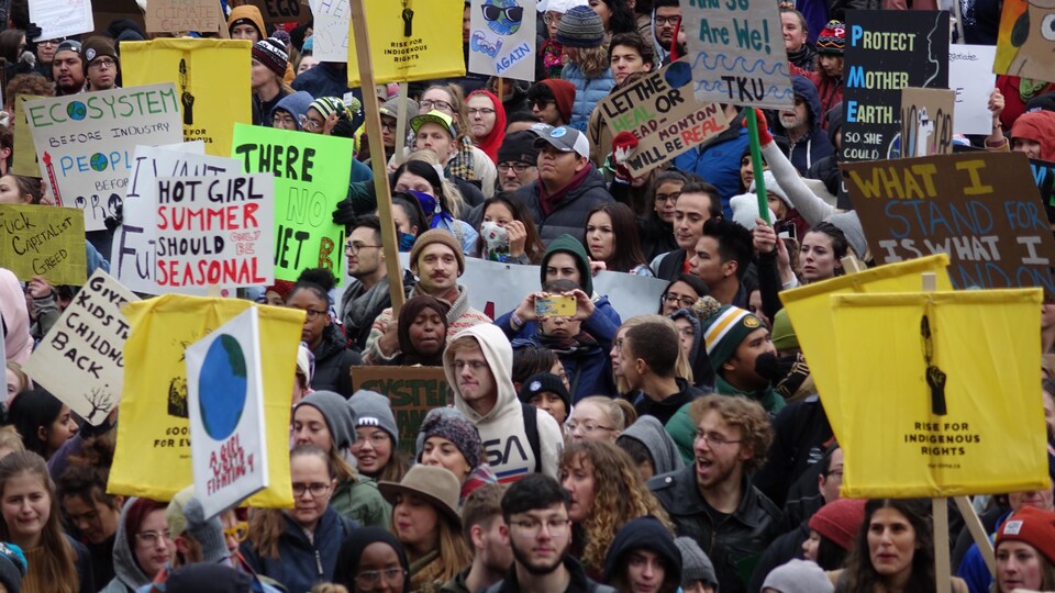 Une foule de manifestants.