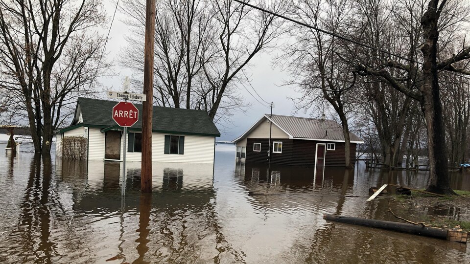 Un chemin totalement inondé.