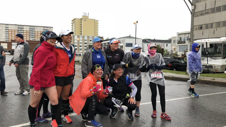 Des coureuses avant de commencer le marathon.