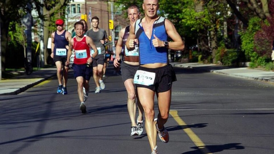 Des coureurs de marathon à Toronto