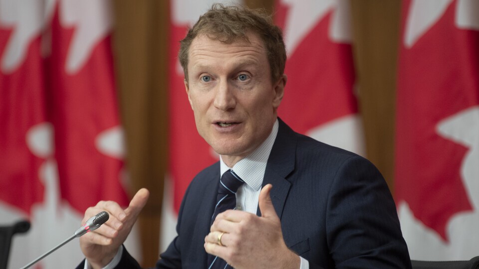 Marc Miller lors d'une conférence de presse, à Ottawa.