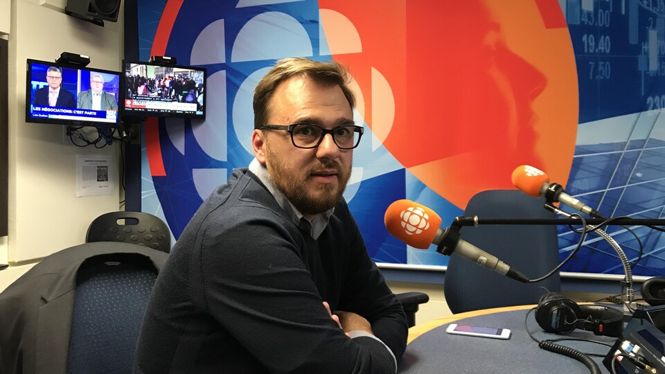 Mario Simard en entrevue.