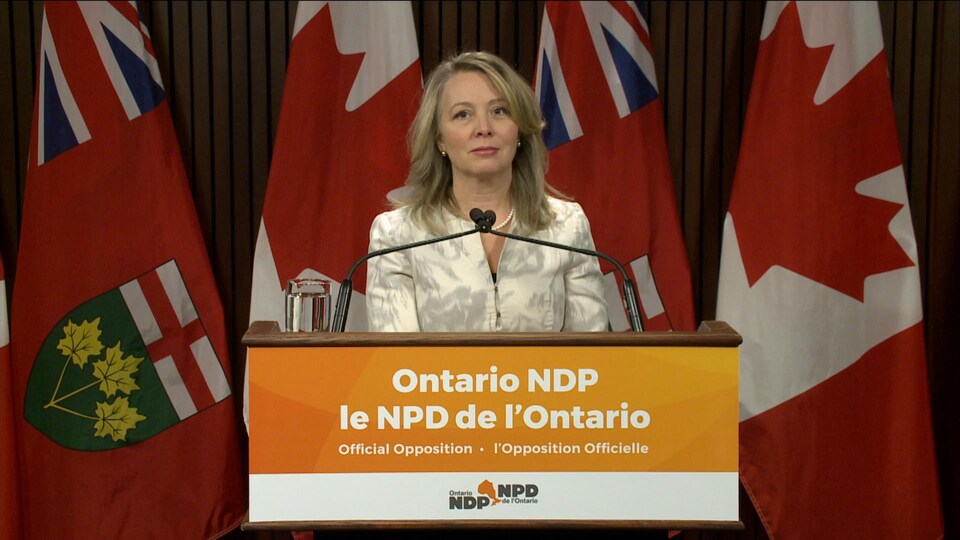 Marit Stiles en conférence de presse à l'Assemblée législative ontarienne.