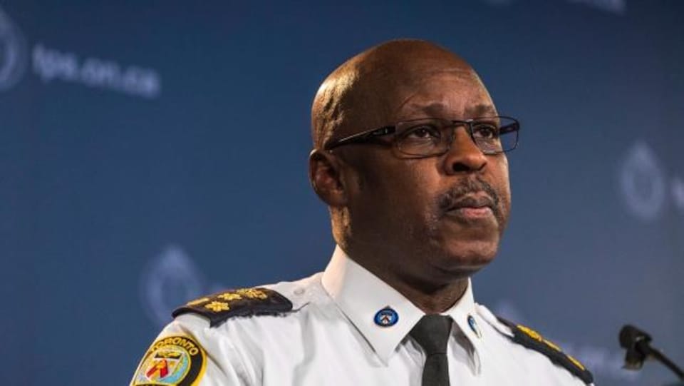 Le chef de police de Toronto, Mark Saunders, lors d'une conférence de presse.