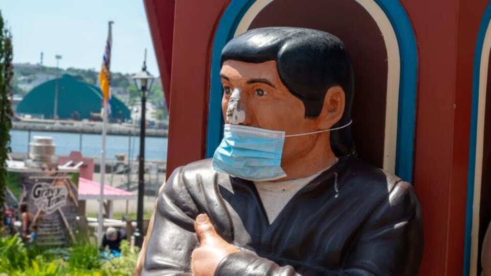 La statue.