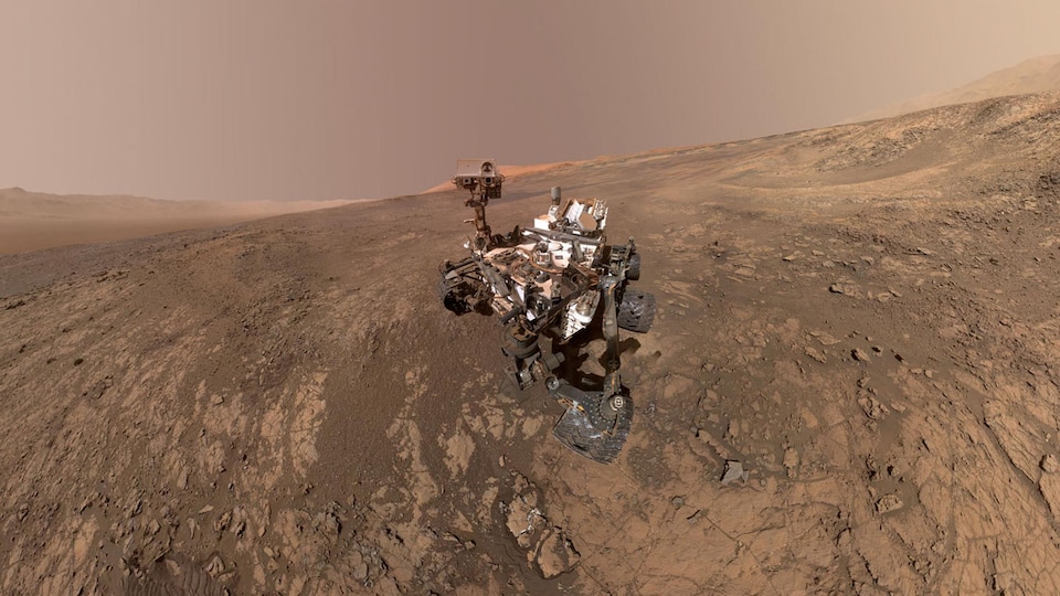 Un « autoportrait » du robot Curiosity, de la NASA, en direct de la planète Mars.
