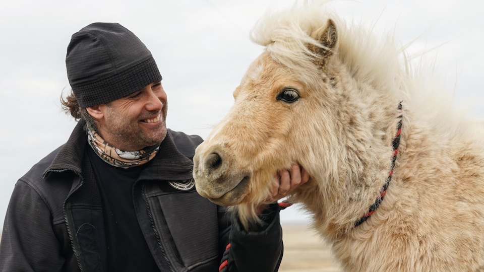 Martin Gendron, avec un cheval.