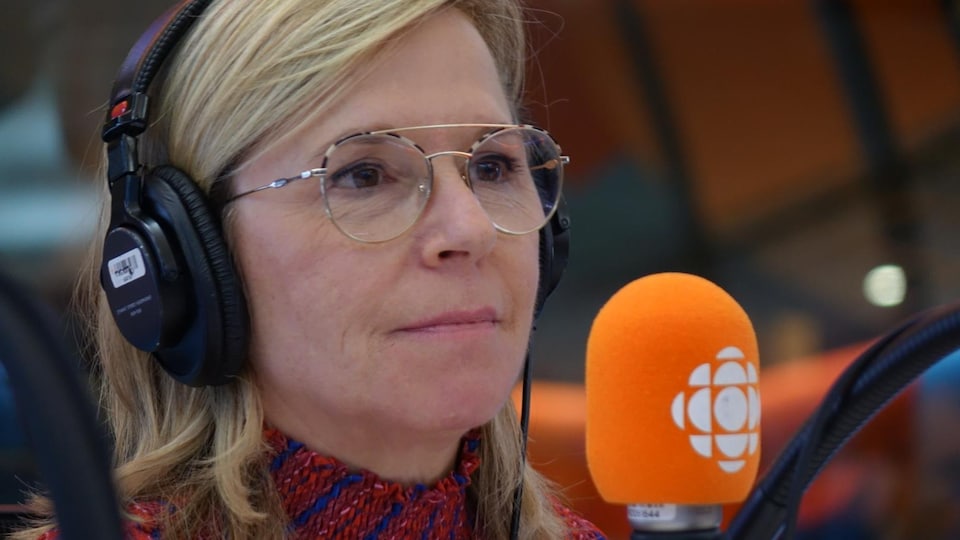 Martine Biron à la radio de Radio-Canada.