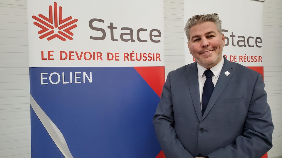 Matane-Matapédia's MNA Pascal Bérubé was present at the official announcement of Stace's installation in Matane. 