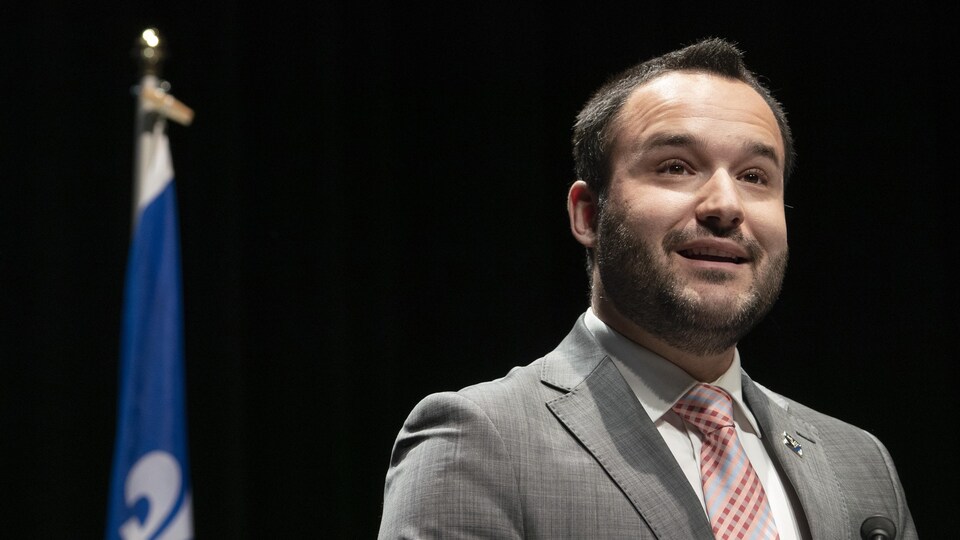 Le ministre de la Famille, Mathieu Lacombe.