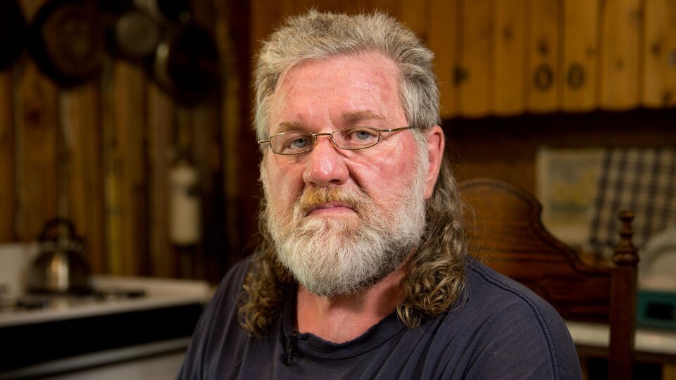 Un vieil homme au regard intense