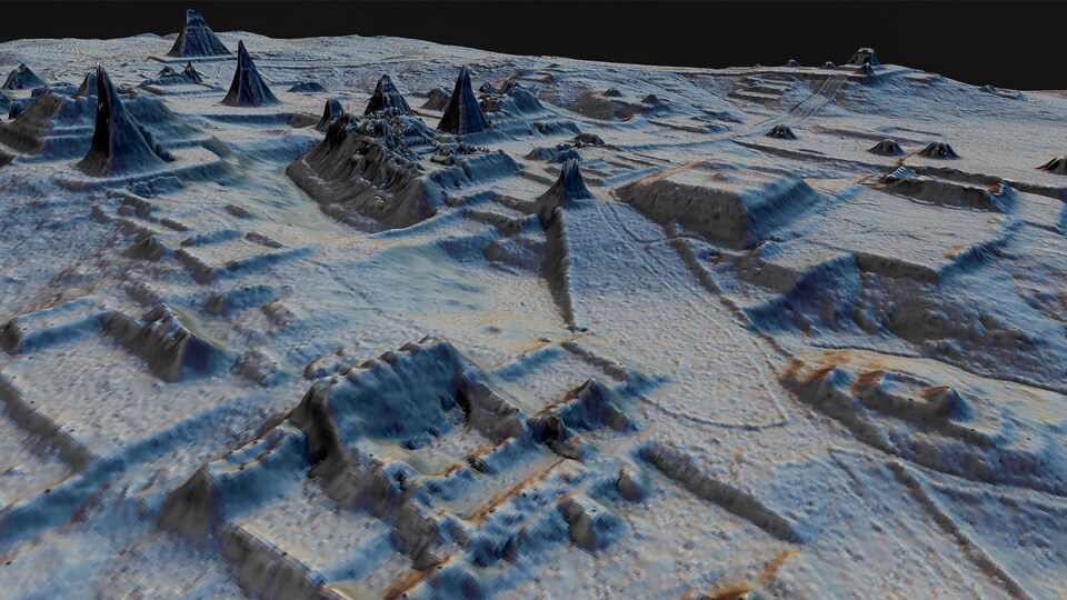 On voit en trois dimensions des traces de constructions (maisons, forts, temples) de différentes formes.