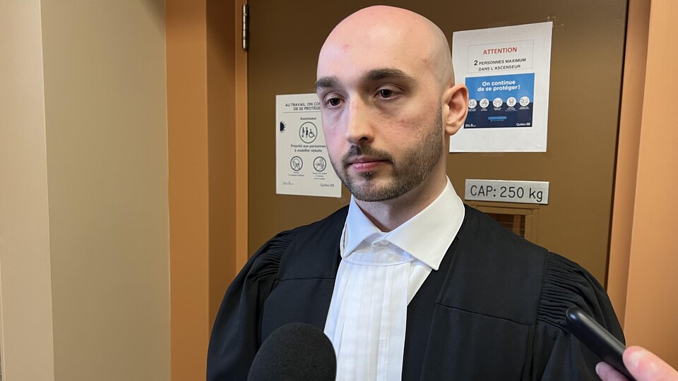 Portrait de maître Blanchette en robe d'avocat.