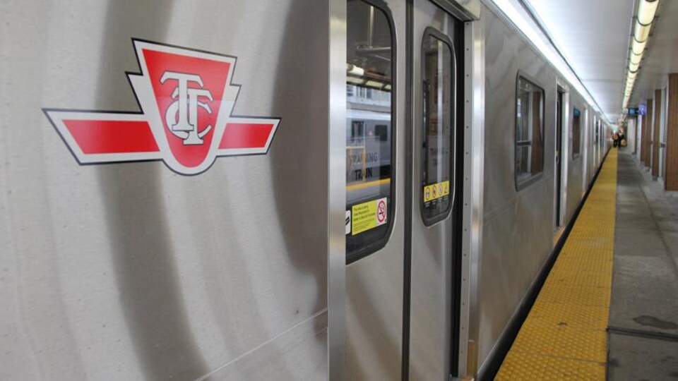 Un wagon du métro de Toronto.