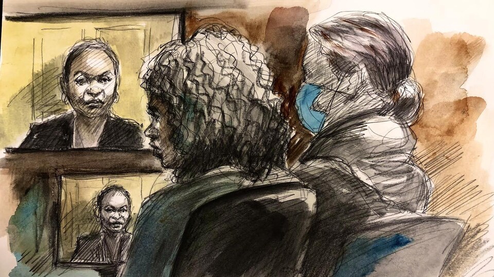 Illustration de cour de la juge Maria Sirivar à l'écran, l'avocate de la défense Daisy Bygrave et l'une des accusées du meurtre de l'homme de 59 ans qui ne peut être identifiée.