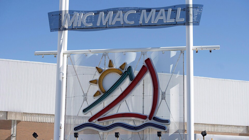 Enseigne du Mic Mac Mall.