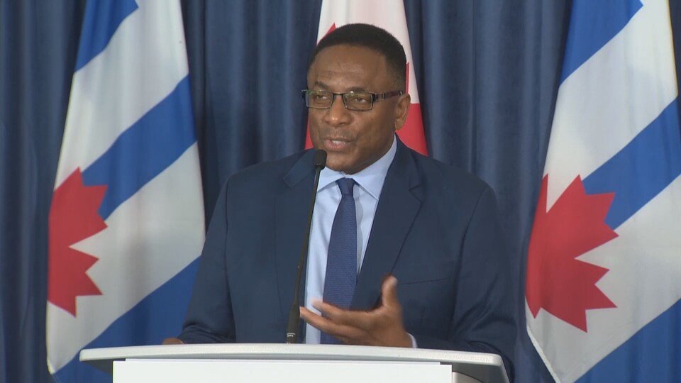 Michael Thompson en point de presse.