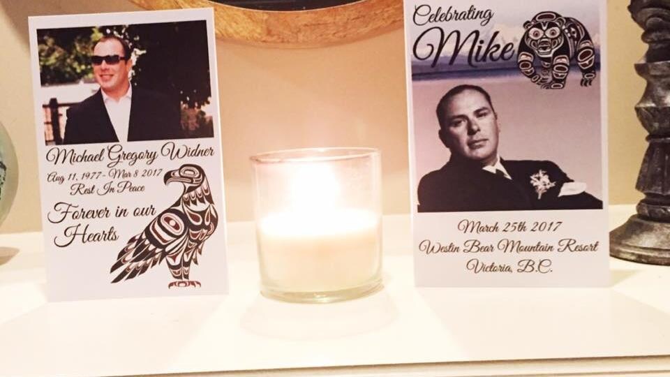 Un mémorial pour Michael Widner.