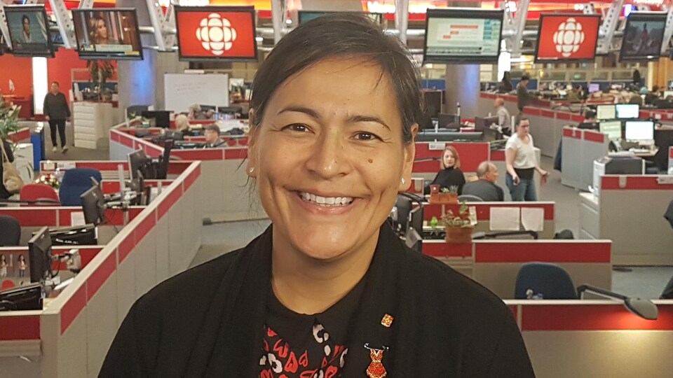 Michèle Audette dans les studios de Radio-Canada à Vancouver.