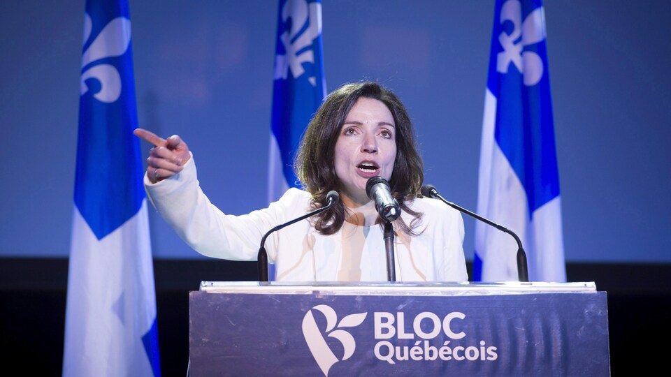 L'ex-chef du Bloc québécois Martine Ouellet pendant un discours.