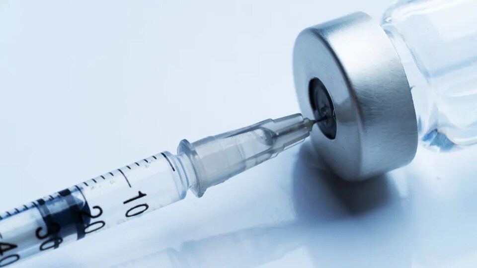 L'Organisation mondiale de la santé estime que l'hésitation à la vaccination est l'une des plus importantes menaces à la santé publique dans le monde.