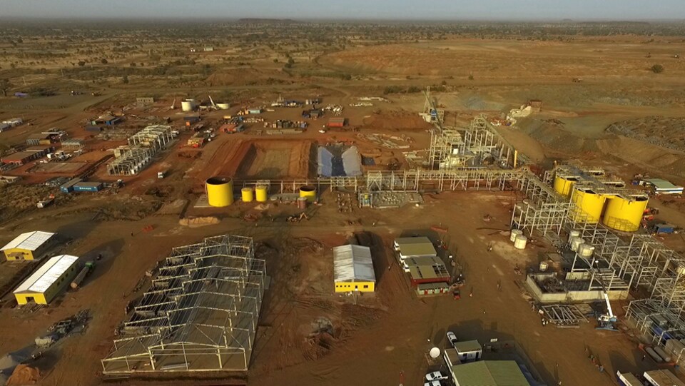 Vue aérienne de la mine Boungou.