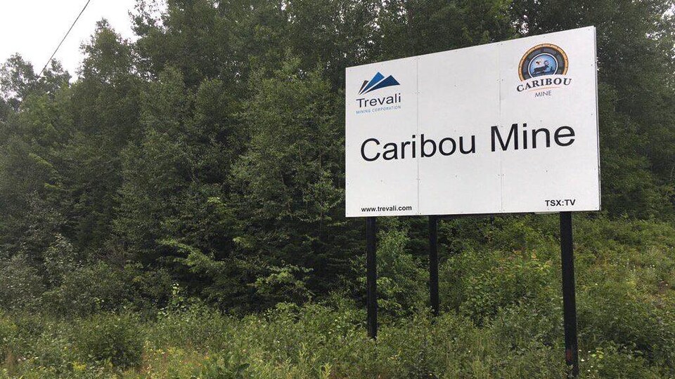 Enseigne de la mine Caribou.