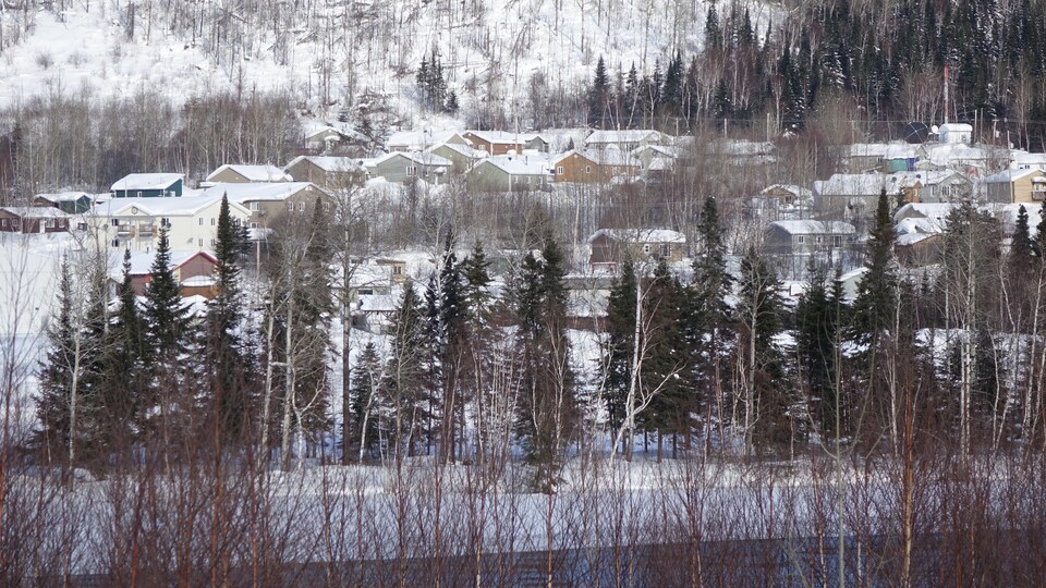 Vue sur le village de Wemotaci en plein hiver 