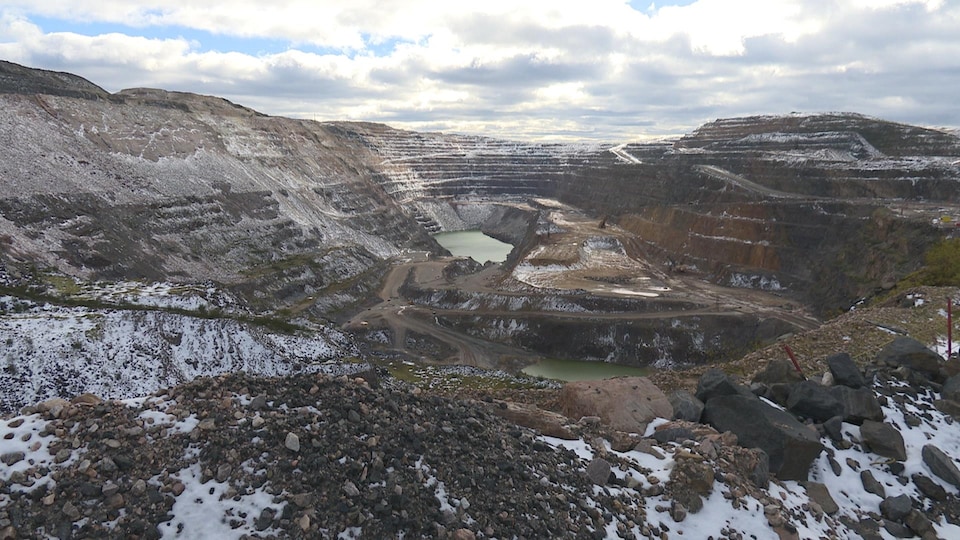 Mine de fer d'ArcelorMittal au mont Wright, près de Fermont.