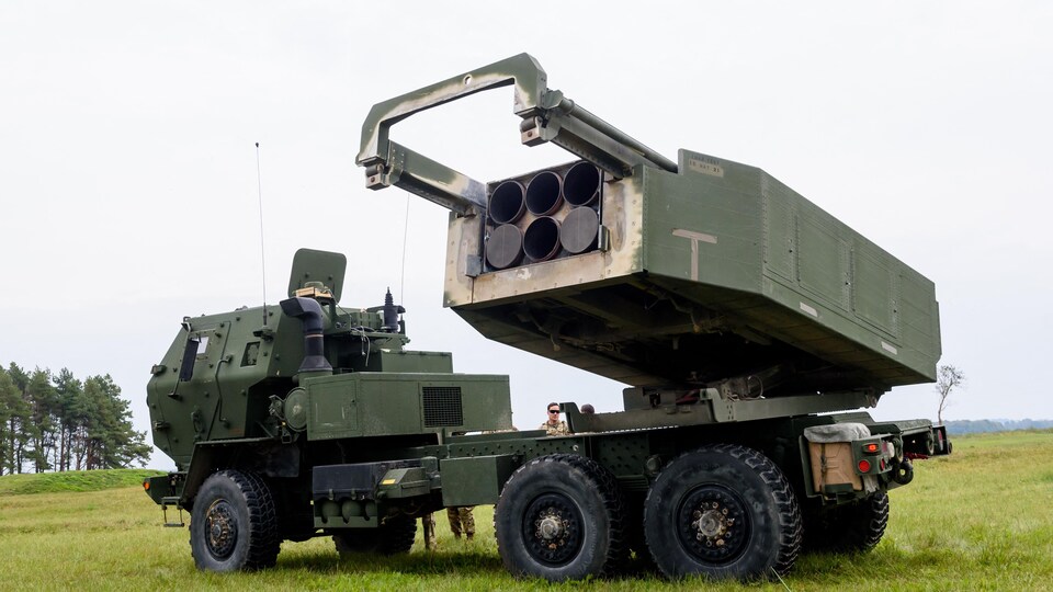 Une batterie de missiles HIMARS.