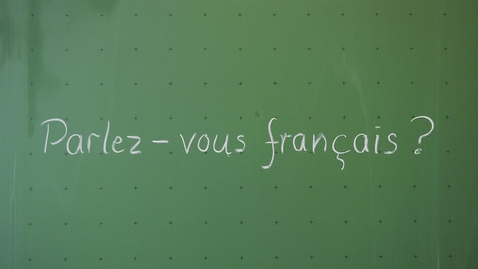 Tableau dans une classe de français.
