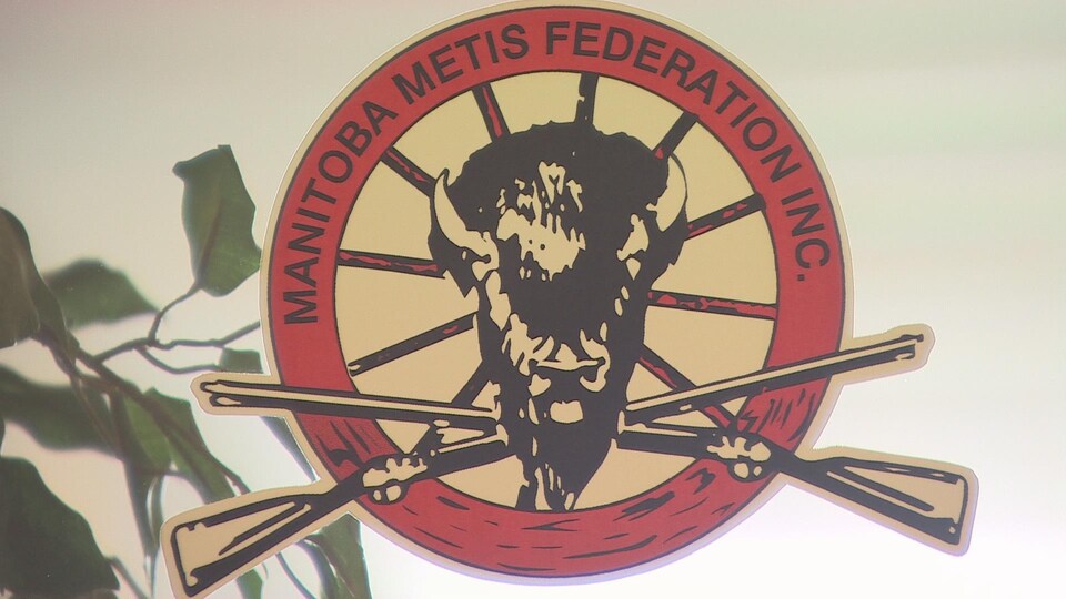 Le symbole de la Fédération des Métis du Manitoba (MMF).