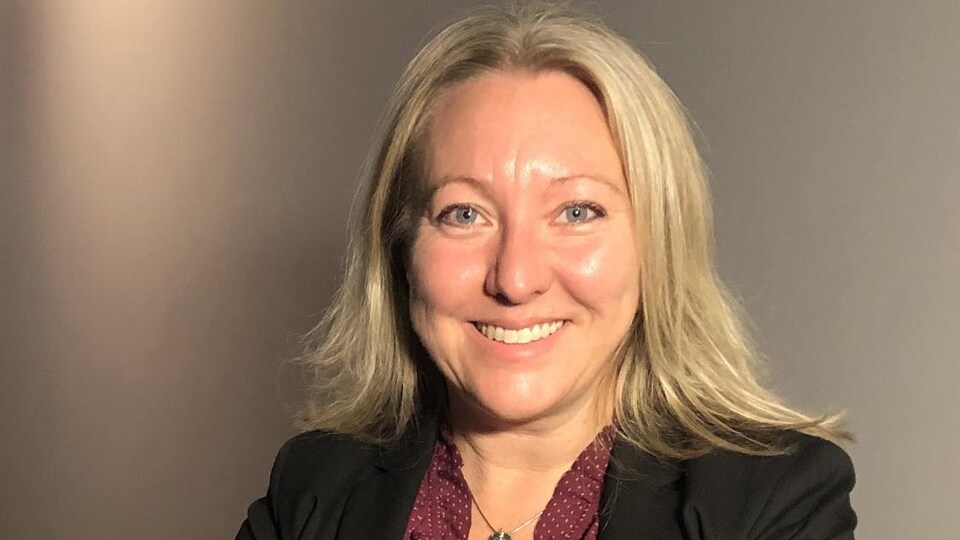 Mona Fortier dans la station de Radio-Canada Ottawa-Gatineau.