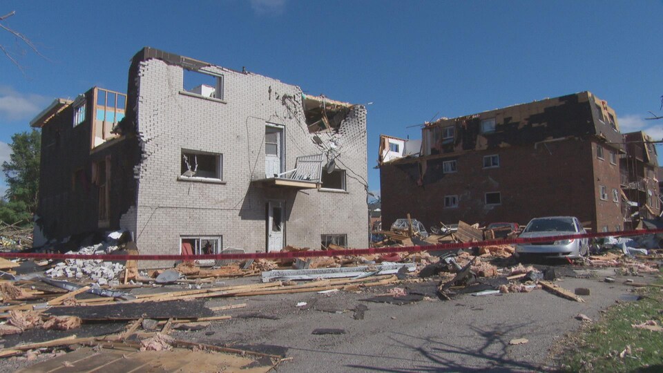 Plusieurs résidences ont été fortement touchées par la tornade.