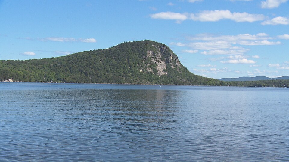 Le mont Pinacle et le lac Lyster.