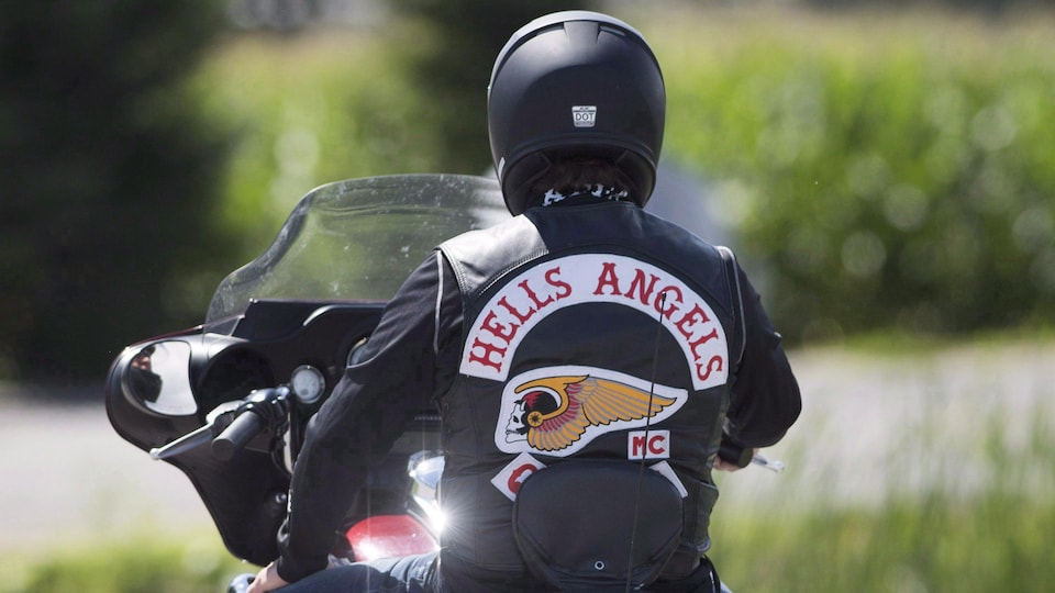 Un membre des Hells Angels à Saint-Charles-sur-Richelieu, Québec, le vendredi 10 août 2018.