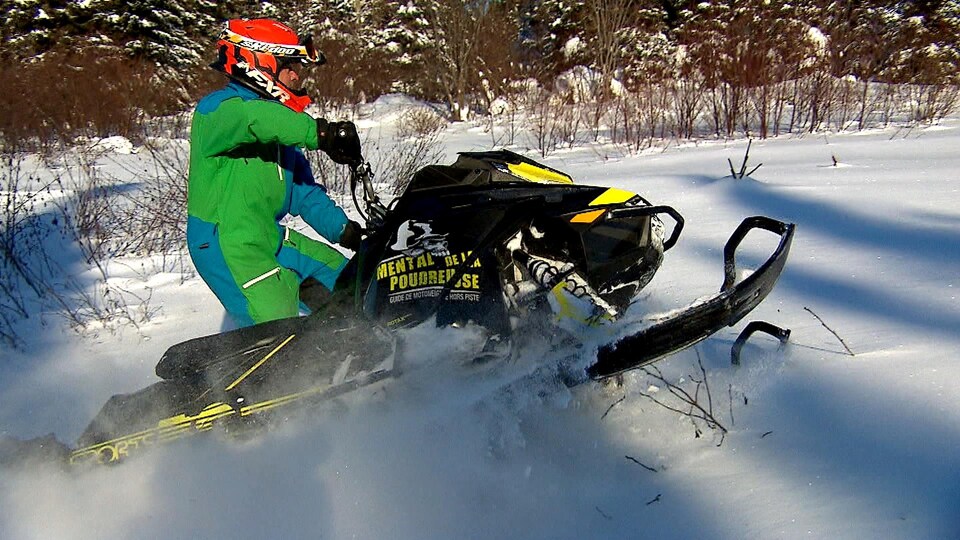Motoneige hors-piste