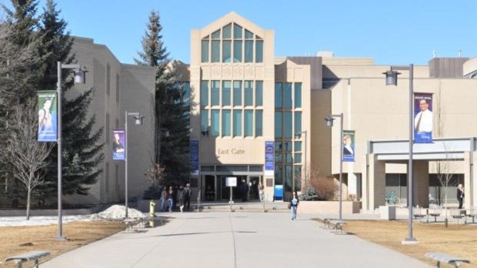 L'Université Mount Royal de Calgary.