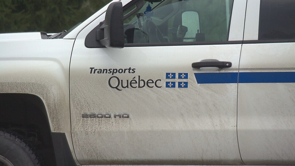 Un véhicule du ministère des Transports du Québec