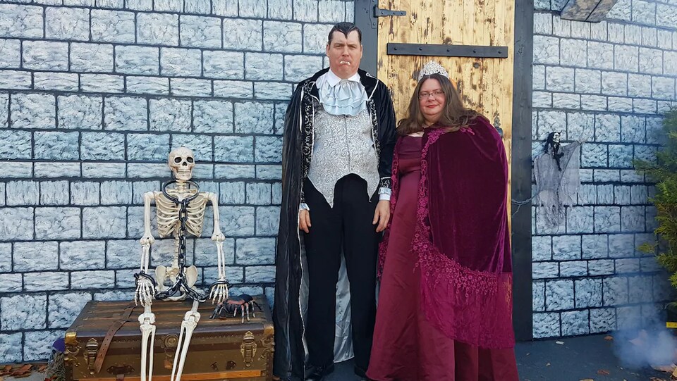 Un couple de Moncton construit un château hanté pour l’Halloween
