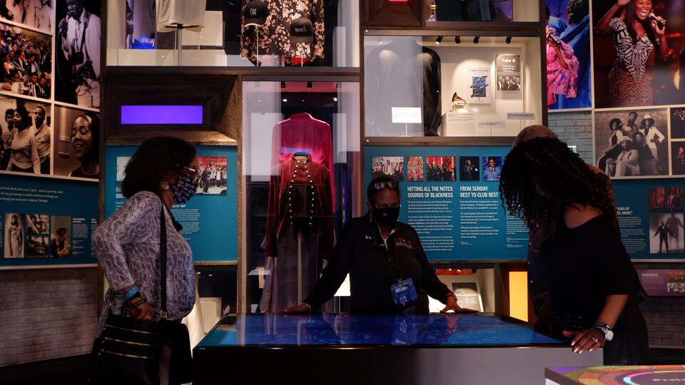 Tourists passing through this museum dedicated to African-American music. 
