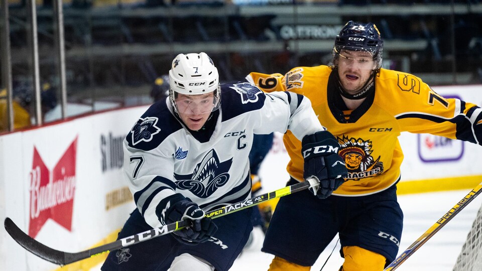2021/04/23, Shawinigan Quebec, Canada. Hockey LHJMQ. Les Cataractes de Shawinigan recoivent l'Oceanic de Rimouski au Centre Gervais Auto.