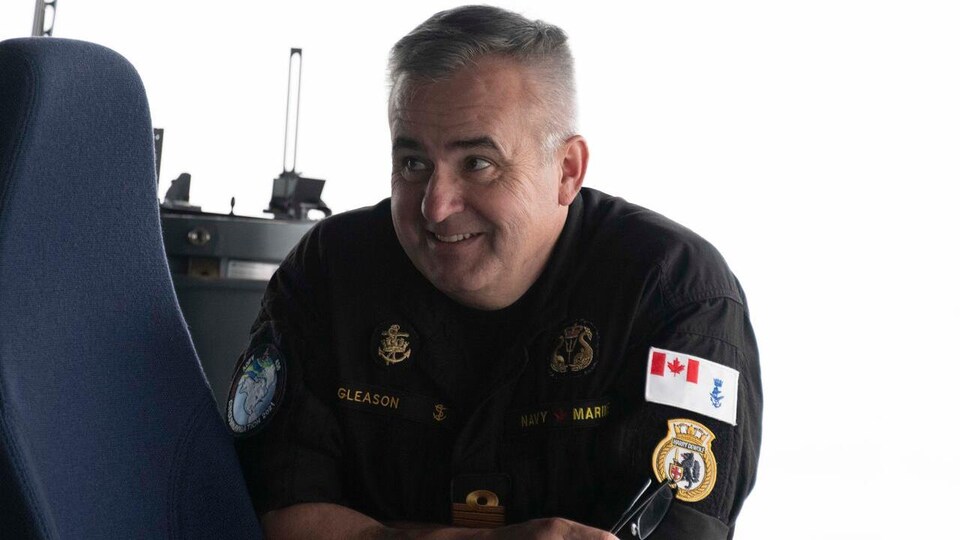 Corey Gleason dans le poste de pilotage.