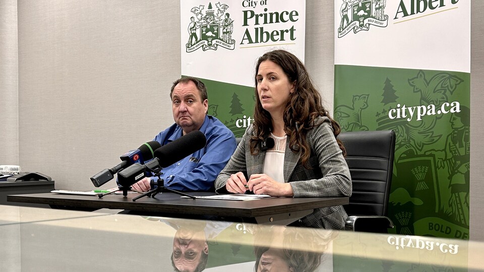 La directrice des ressources humaines et de services généraux Kiley Bear.